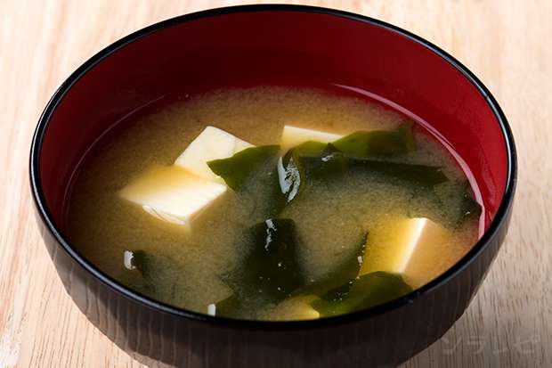 豆腐とワカメの味噌汁_main1