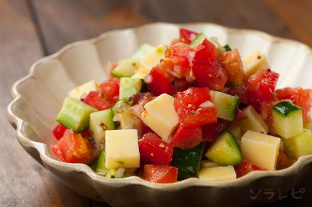 サイコロ型で可愛いトマトときゅうりのマスタードサラダのレシピ ソラレピ