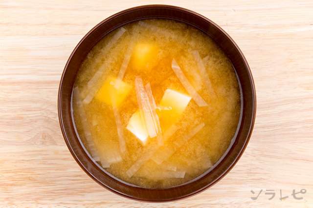 定番味噌汁シリーズ大根と豆腐の味噌汁のレシピ ソラレピ