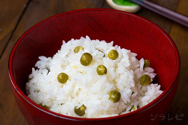 グリンピースご飯