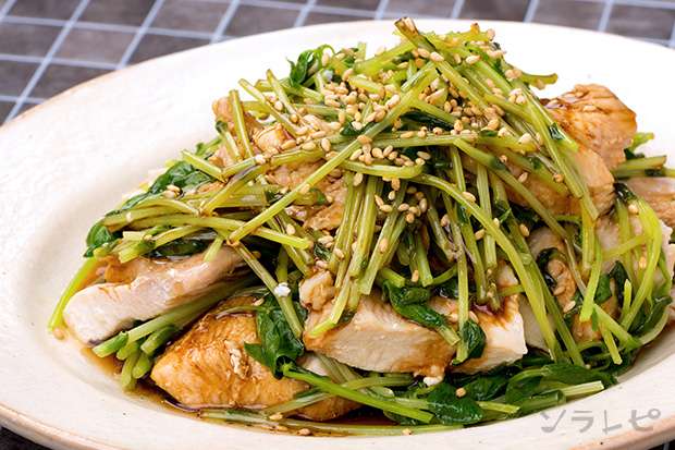 鶏むね肉と豆苗のレンジ蒸し