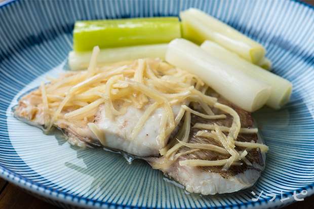 鯛のネギ蒸し