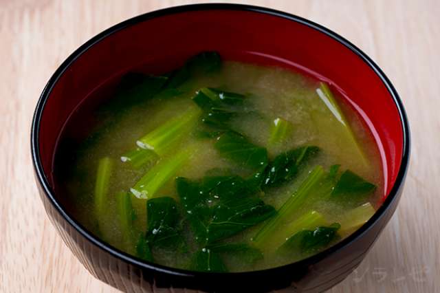 定番味噌汁シリーズ小松菜の味噌汁のレシピ ソラレピ