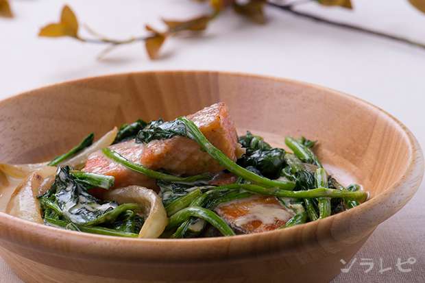 ほうれん草と鮭のクリーム煮