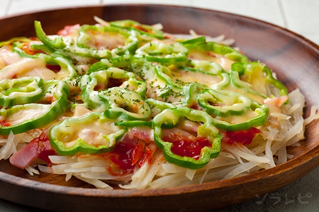 ジャガイモとベーコンのピザ風