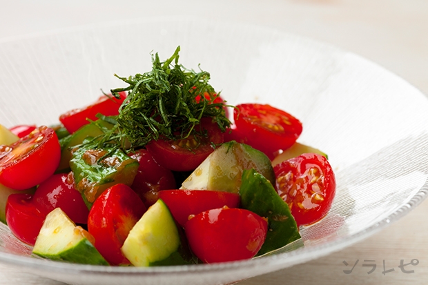 きゅうりとトマトの梅しそ和え